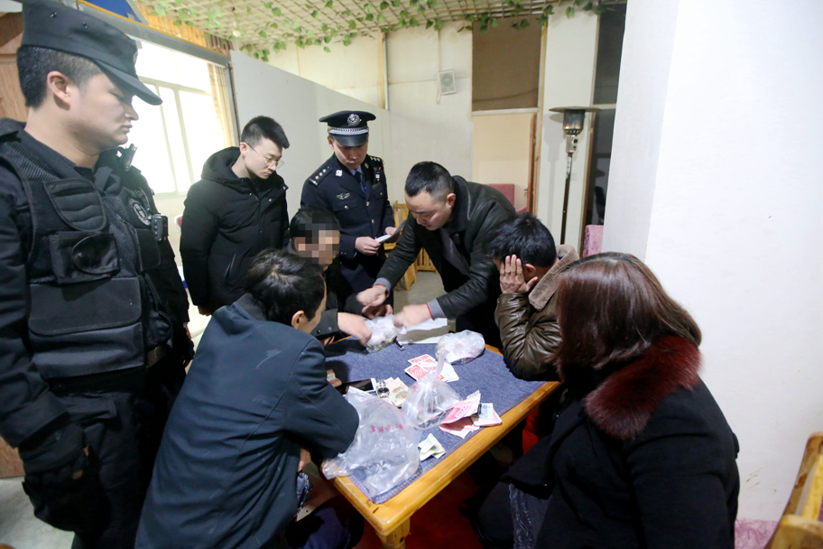 某社区人口为_某天成为公主图片(2)